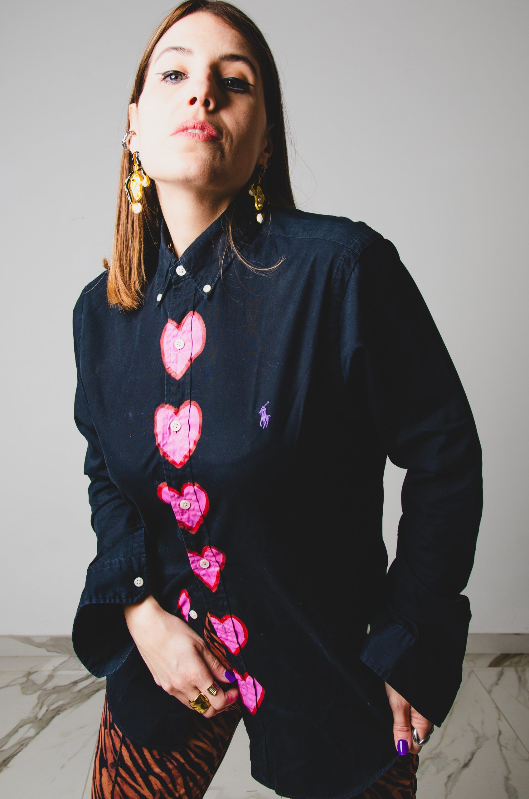 104 Camicia Vintage Re-fashion nera RL TG S con cuori dipinti a mano