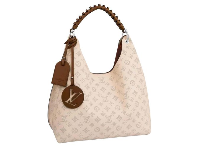 Beverly Louis Vuitton Carmel Hobo Beige