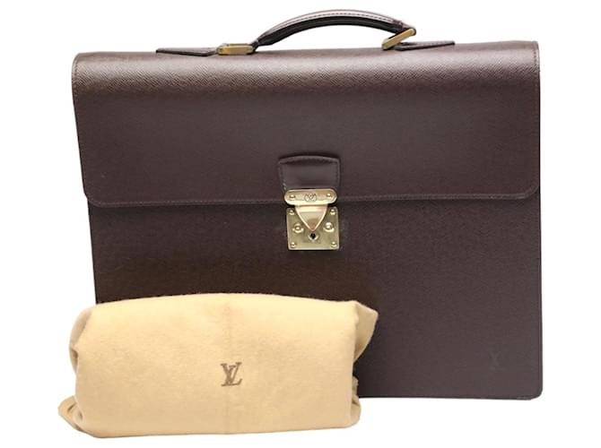 Borsa Louis Vuitton Taiga Moscova Bordò