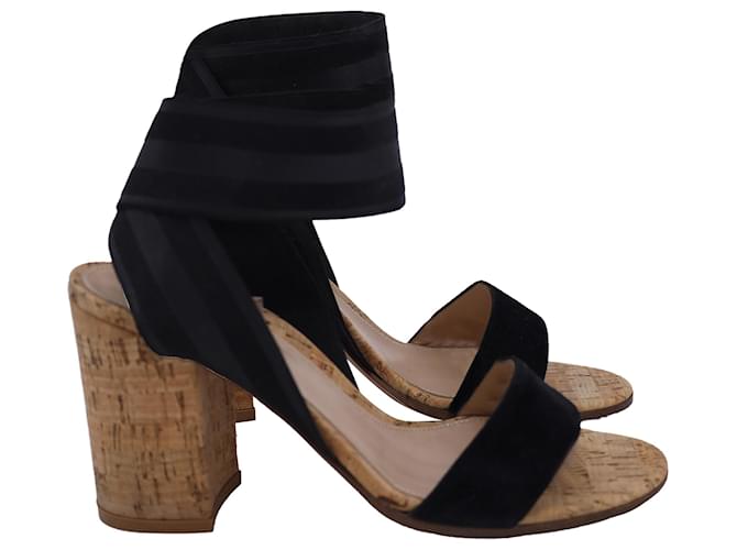 Sandali con tacco a blocco Hailee Band in suede nero di Gianvito Rossi
