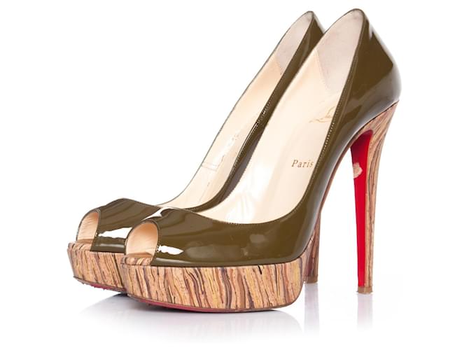 Christian Louboutin Pumps a piattaforma in banana kaki Verde Cachi