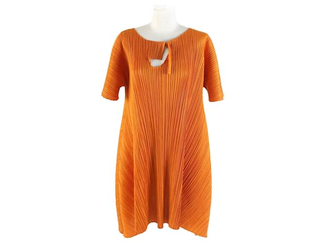 Abito arancione Issey Miyake Pleats Please