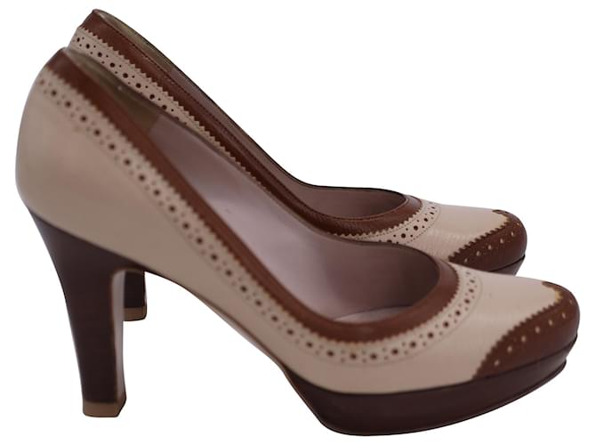 Pumps a piattaforma Brogue Salvatore Ferragamo in pelle marrone Rosso