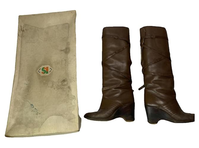 Stivale in pelle marrone Issey Miyake