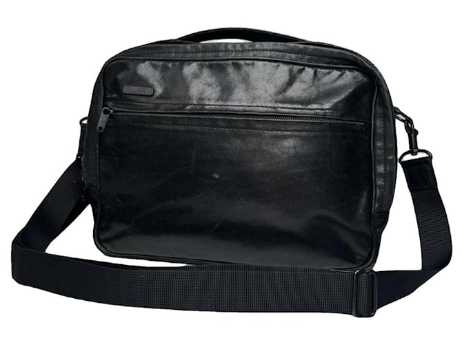 Borsa in pelle nera Issey Miyake Nero