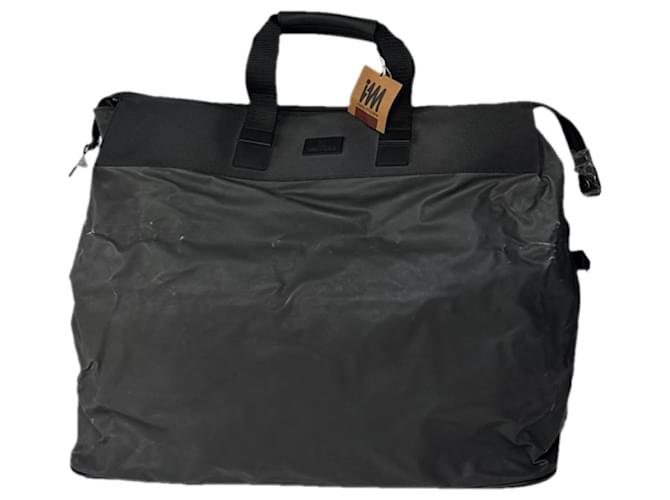 Borsa da viaggio in pelle vegana nera Issey Miyake Nero