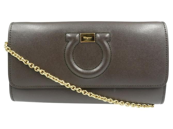 Portafoglio in pelle marrone scuro con catena Salvatore Ferragamo