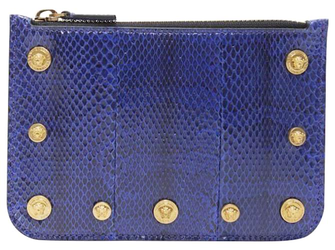 Pochette con zip superiore bordata con borchie Medusa in pelle squamata Versace Ayers Blu