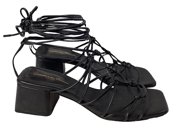 Sandali con tacco annodati Gianvito Rossi Minas 45 in pelle nera Nero