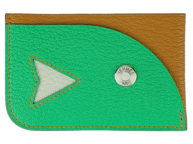 Hermès Portafoglio in pelle Chèvre Hermes Marrone Verde Caramello