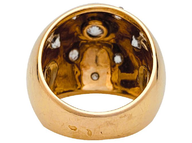 inconnue Anello a cupola in oro giallo e diamanti.