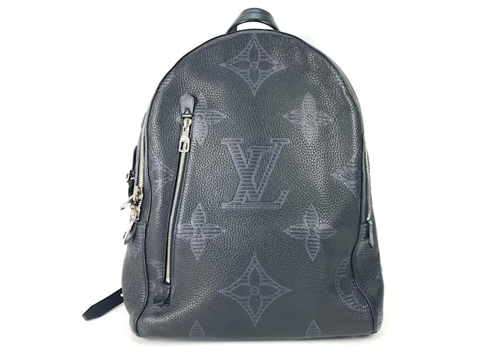 Zaino Armand Monogram Taurillon Shadow di Louis Vuitton Nero