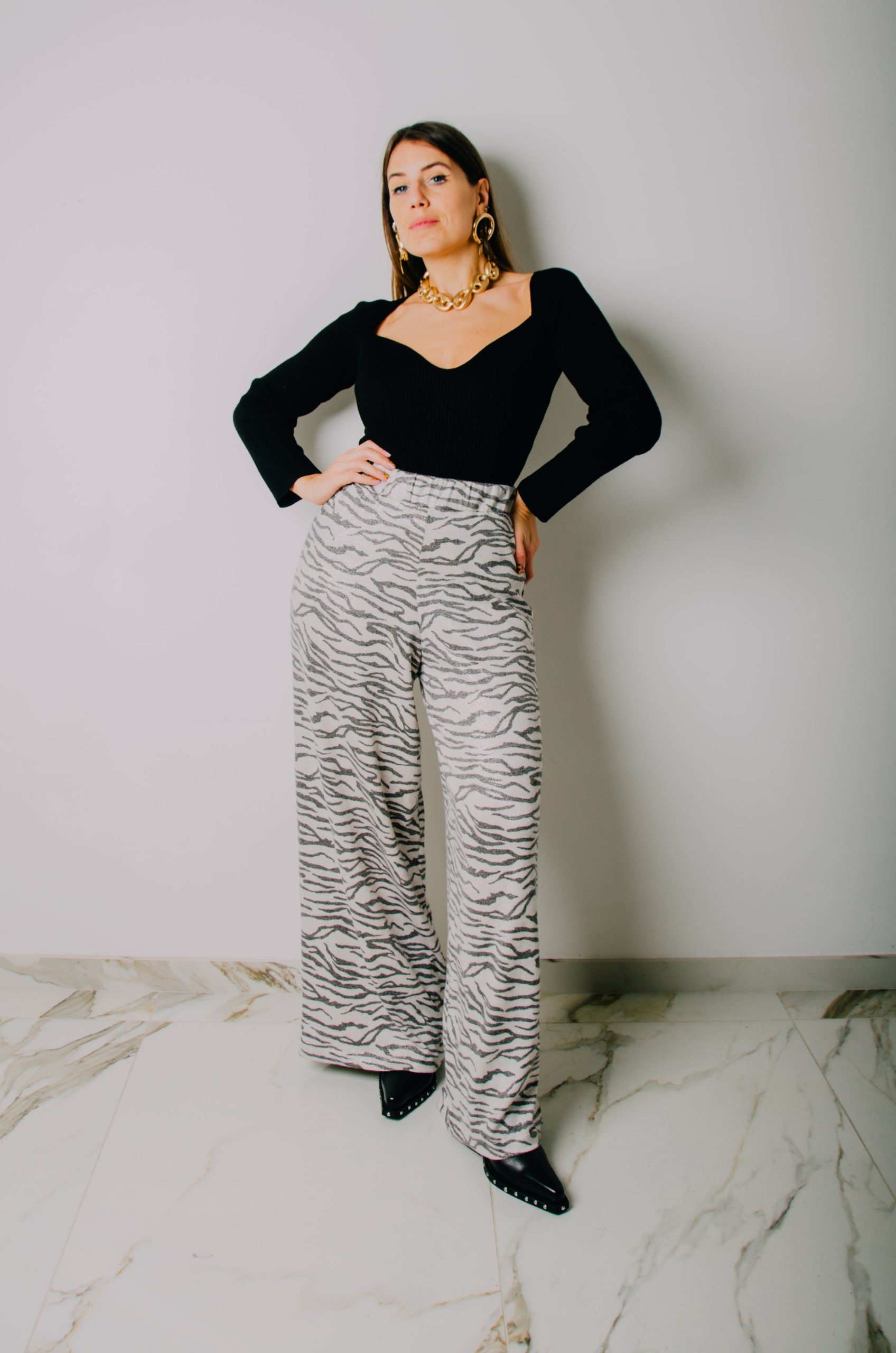 Pantalone palazzo NICOLE con elastico in vita in maglina elasticizzata zebrata su fondo panna con lurex TAGLIA 1