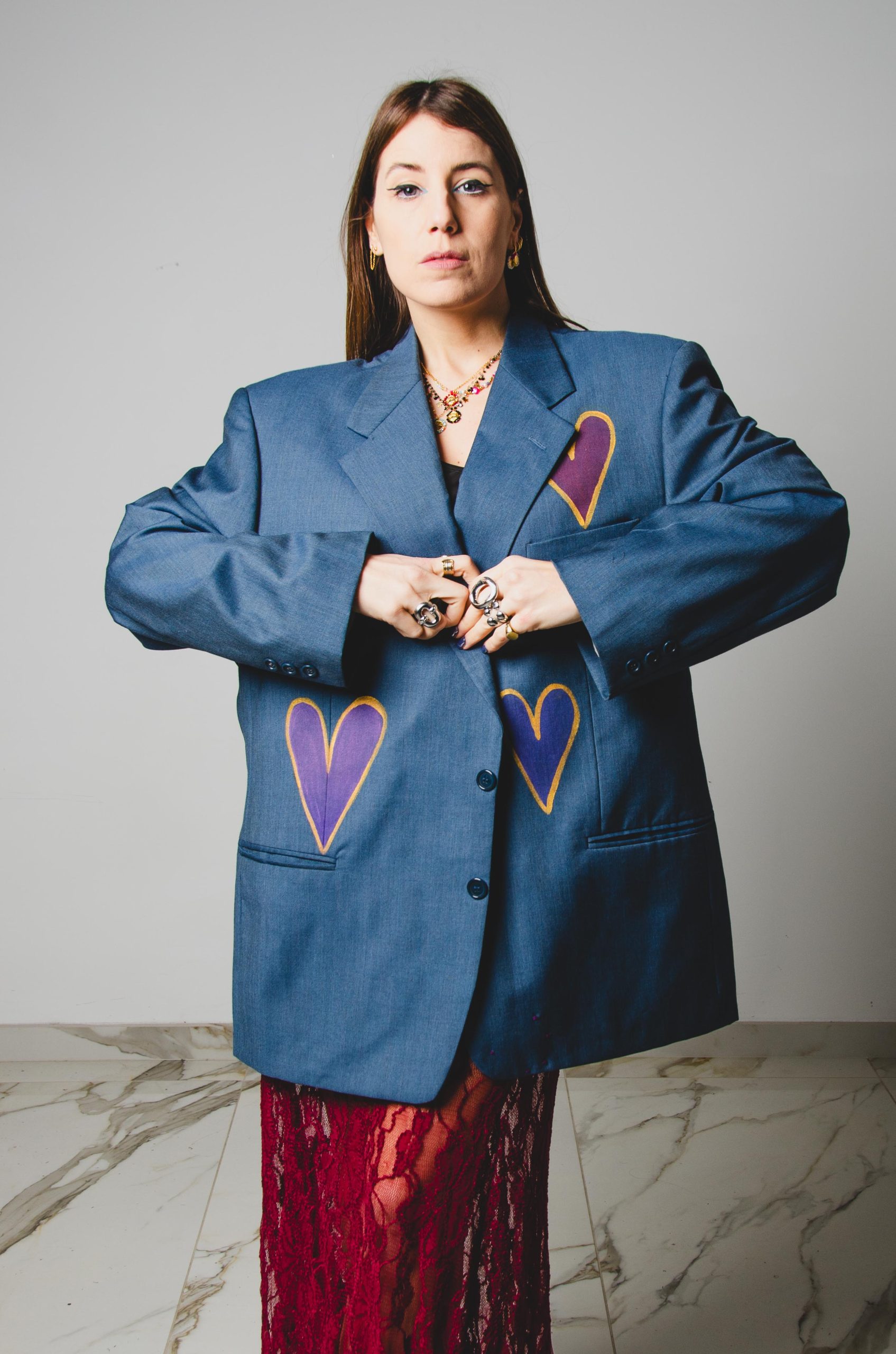 343 Giacca dal taglio maschile con cuori dipinti a mano - Tg 58 in pura lana vergine blu