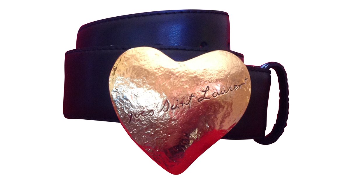 Yves Saint Laurent COEUR 743 Nero