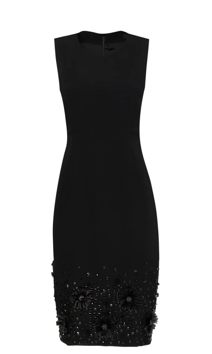 Abito a tubino in cady con pietre e piume sul fondo