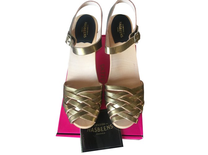 Swedish Hasbeens sandali D'oro
