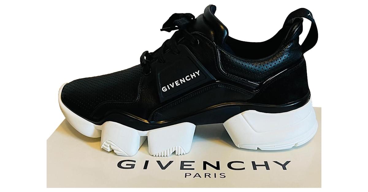 Mascella di Givenchy Nero