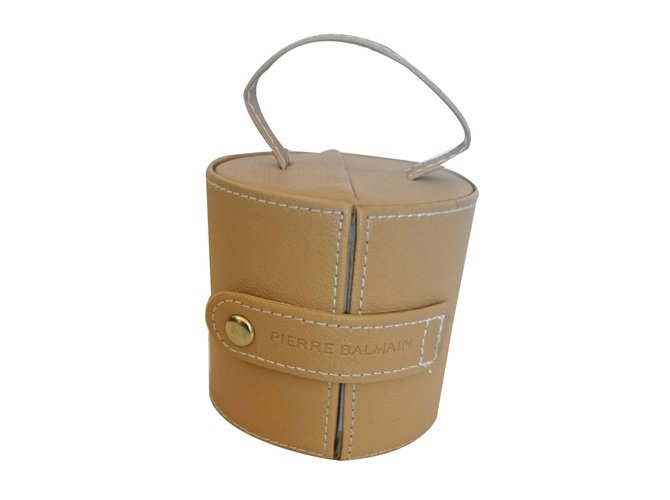 Pierre Balmain borse, portafogli, casi Beige