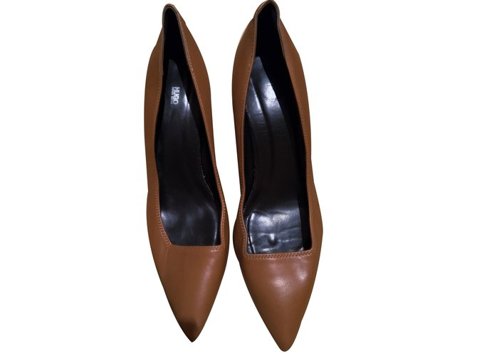 Hugo Boss Tacchi Caramello