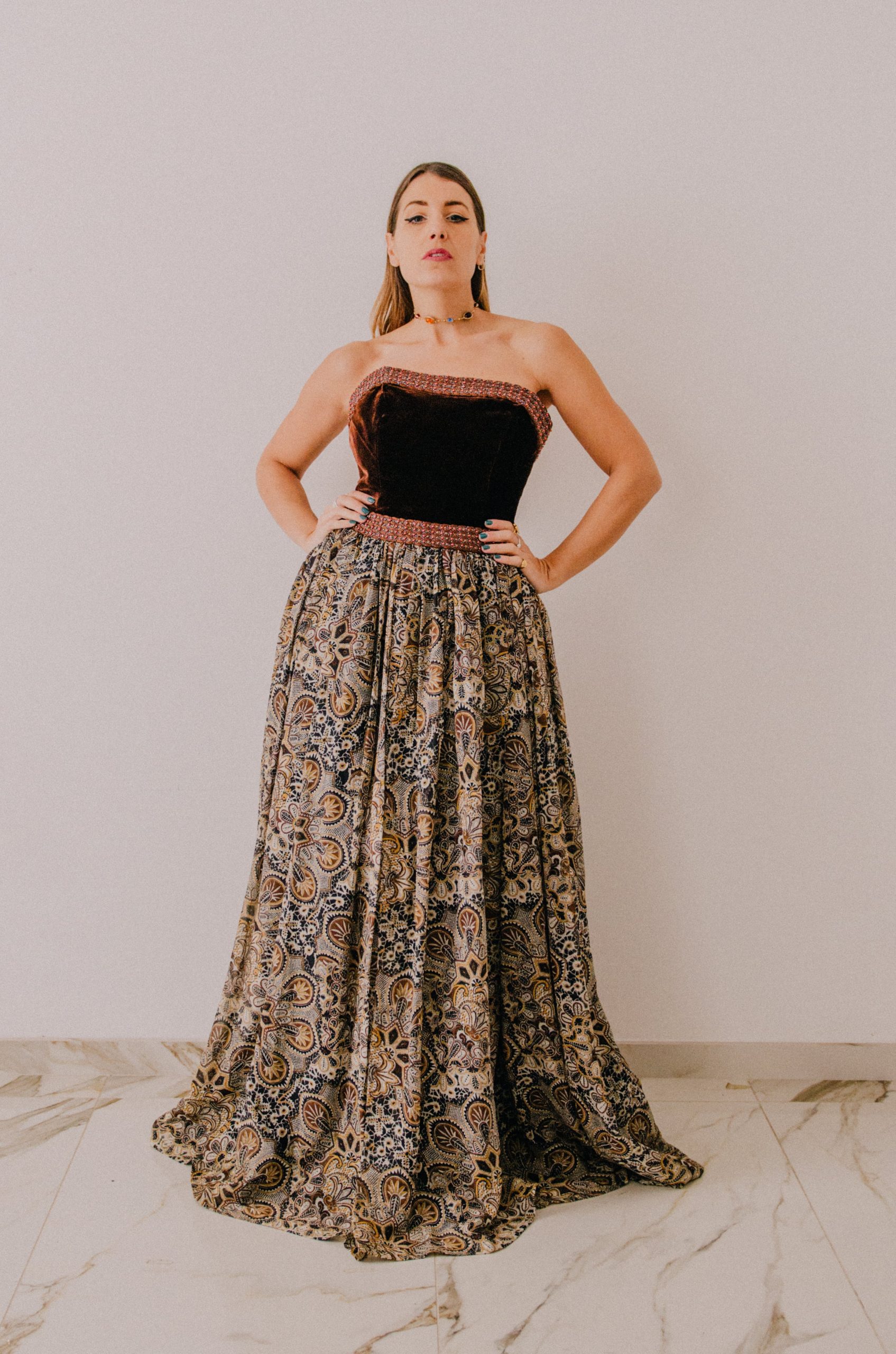 Abito Gai Mattiolo vintage in velluto marrone