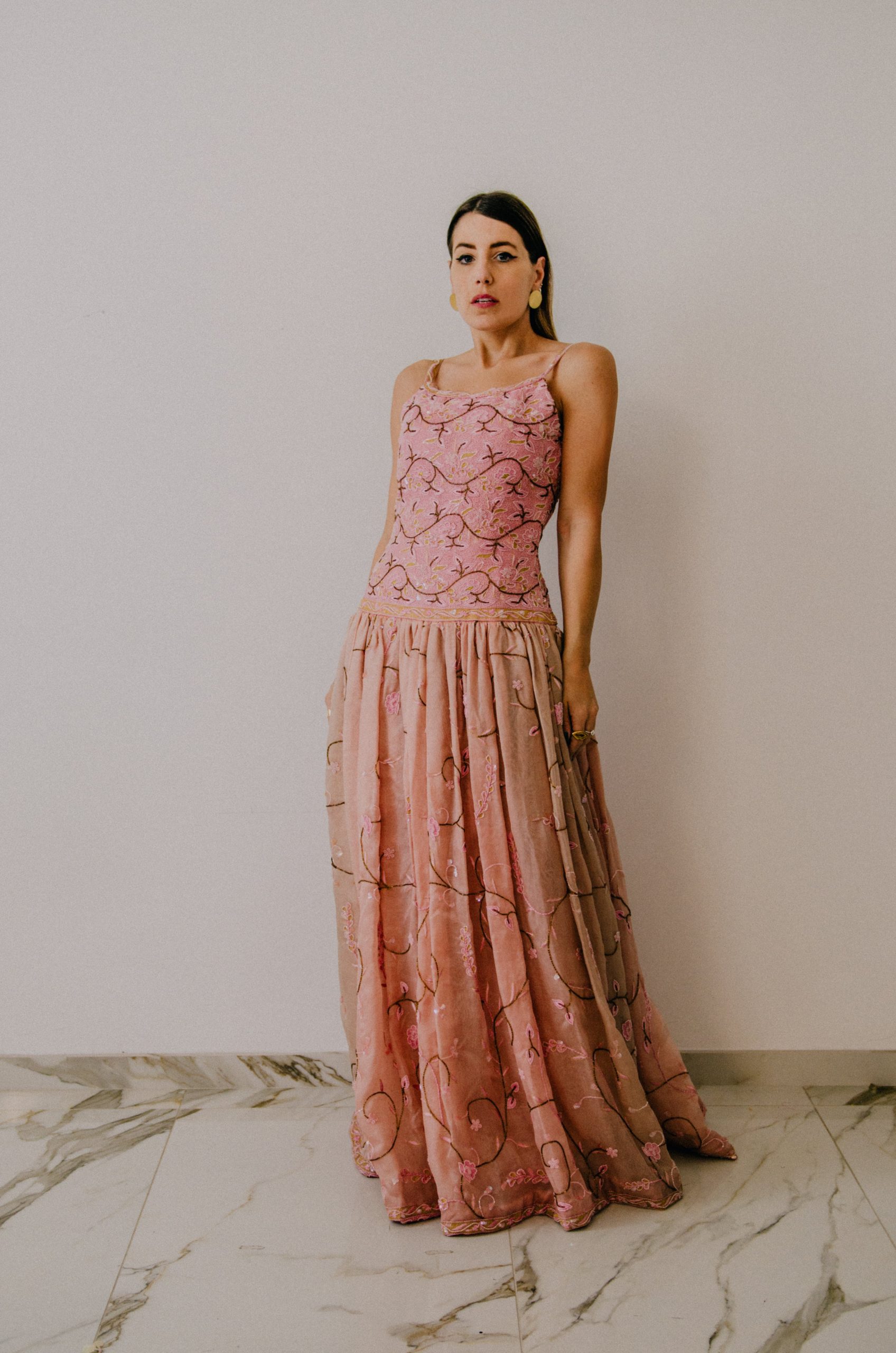 Abito Gai Mattiolo vintage rosa con ricami di perline