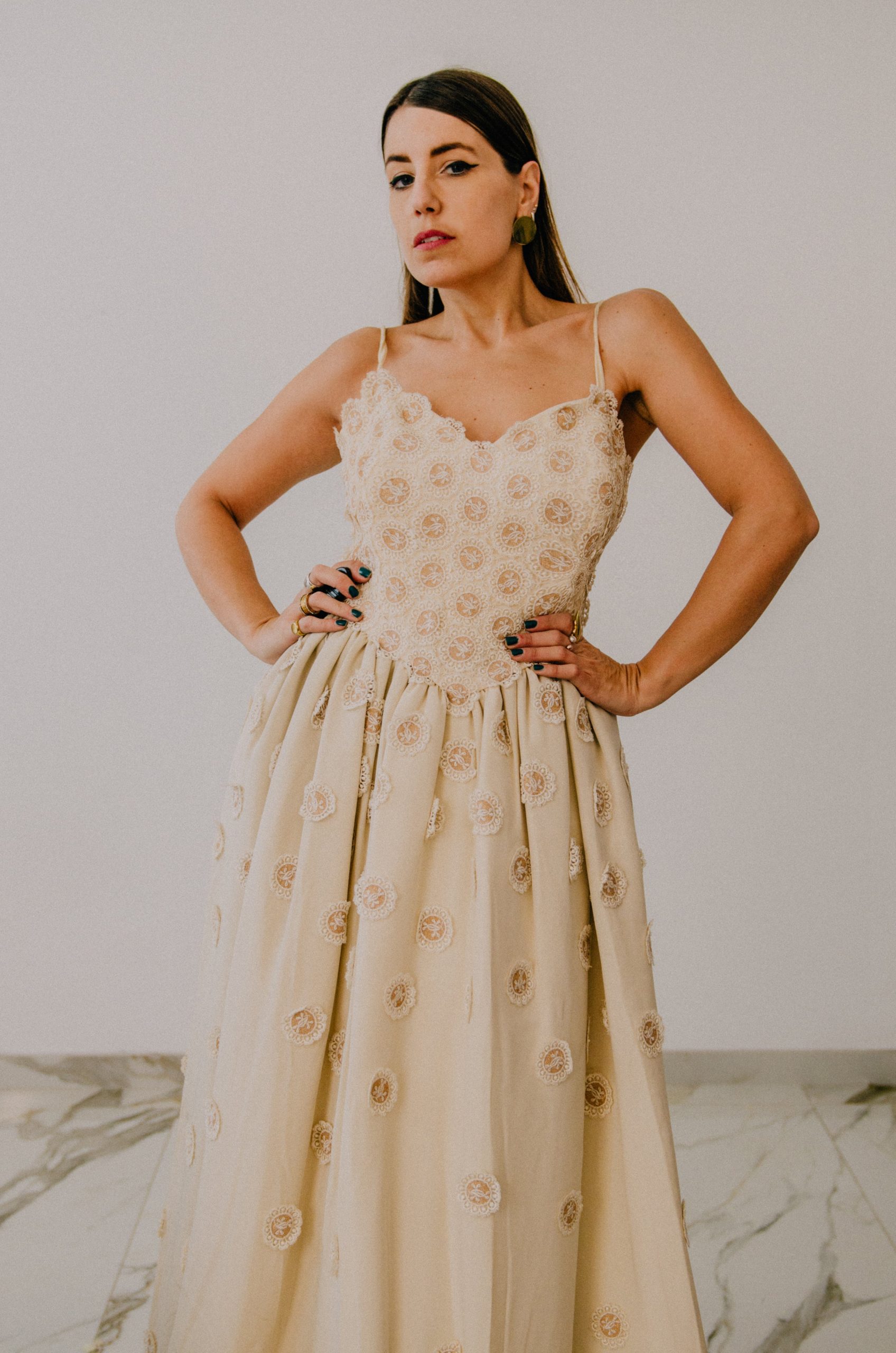 Abito Gai Mattiolo vintage con ricami di pizzo