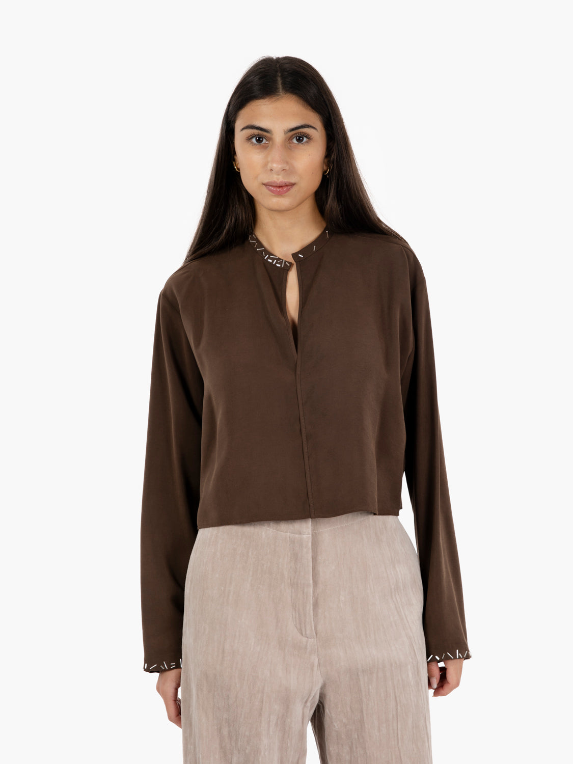 Blusa in cupro con applicazioni choco
