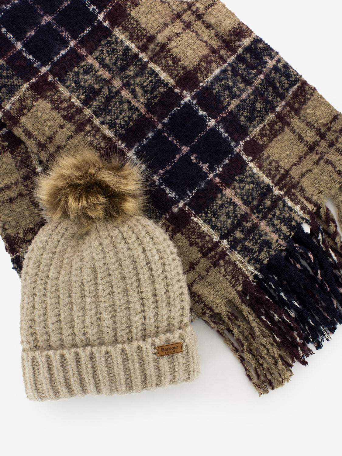 Saltburn beanie & scarf gardenia tartan
