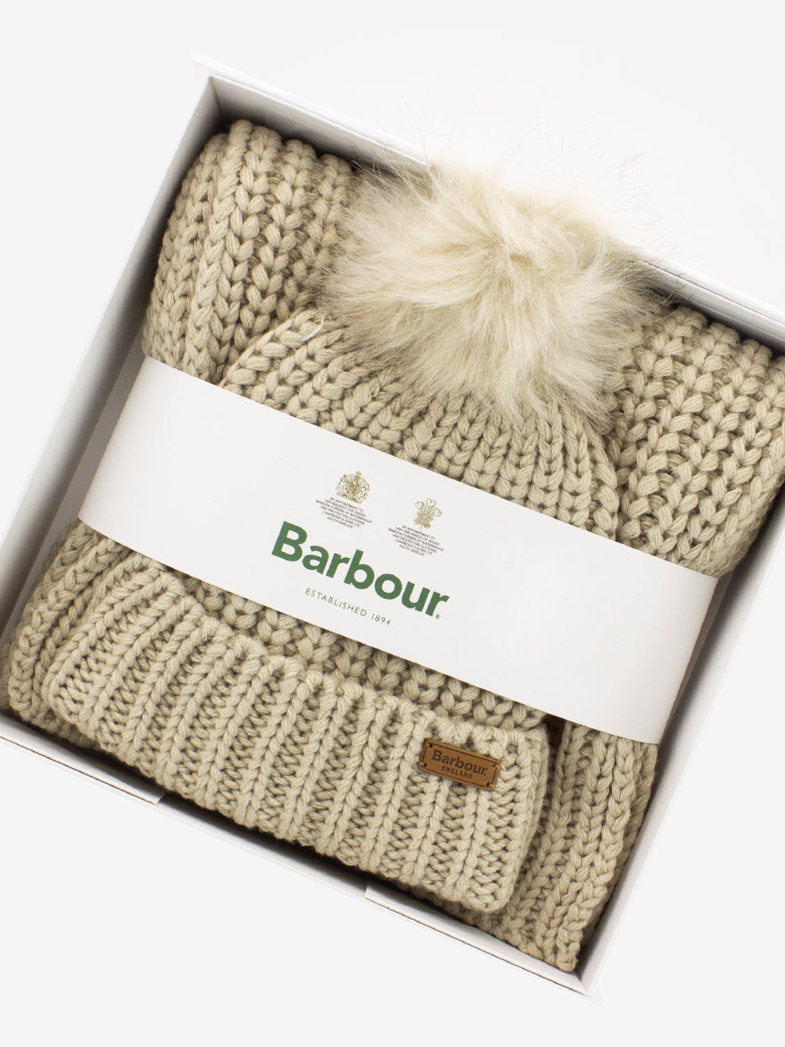 Saltburn beanie & scarf pearl