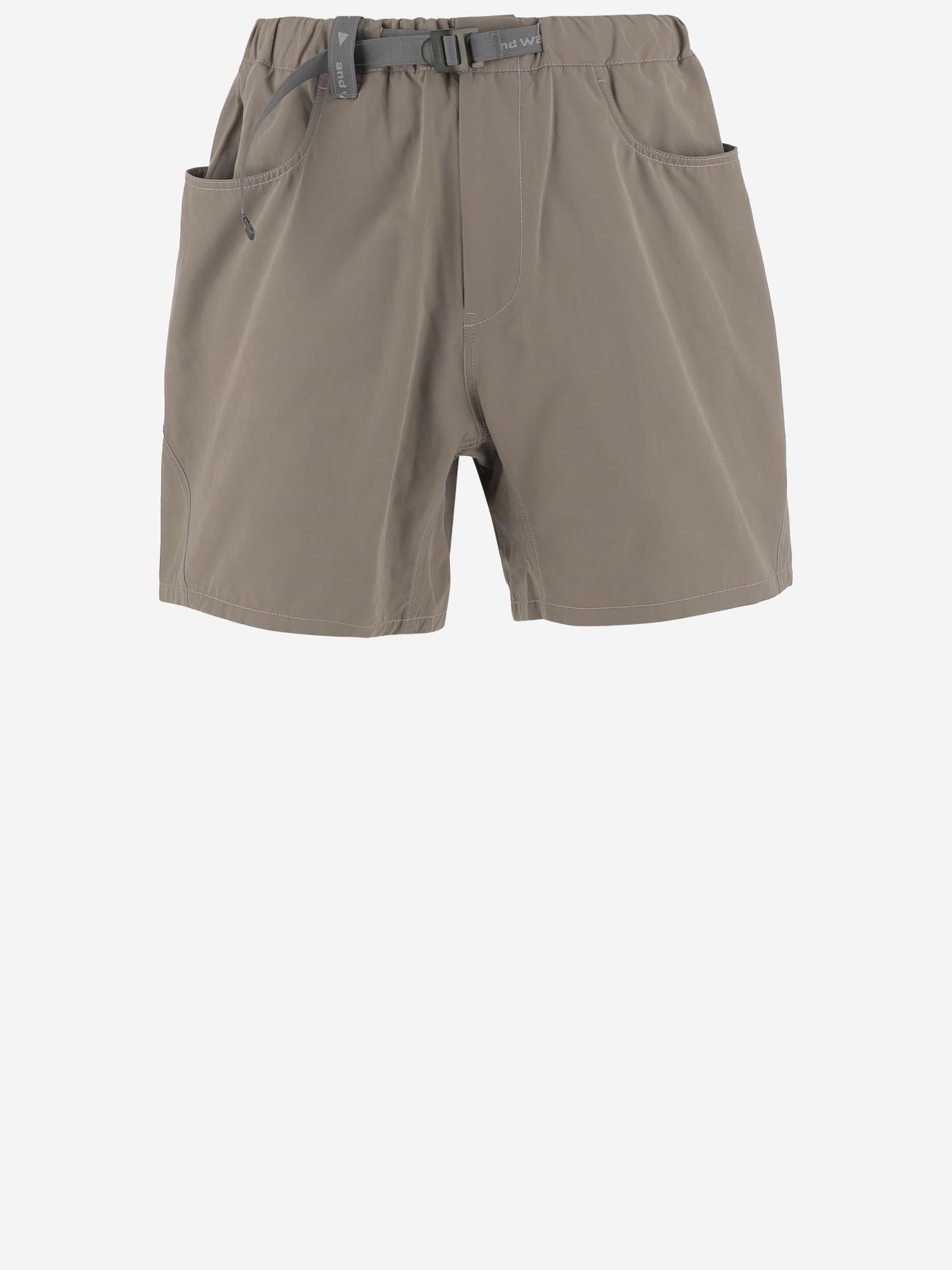 PANTALONI CORTI CON CINTURA