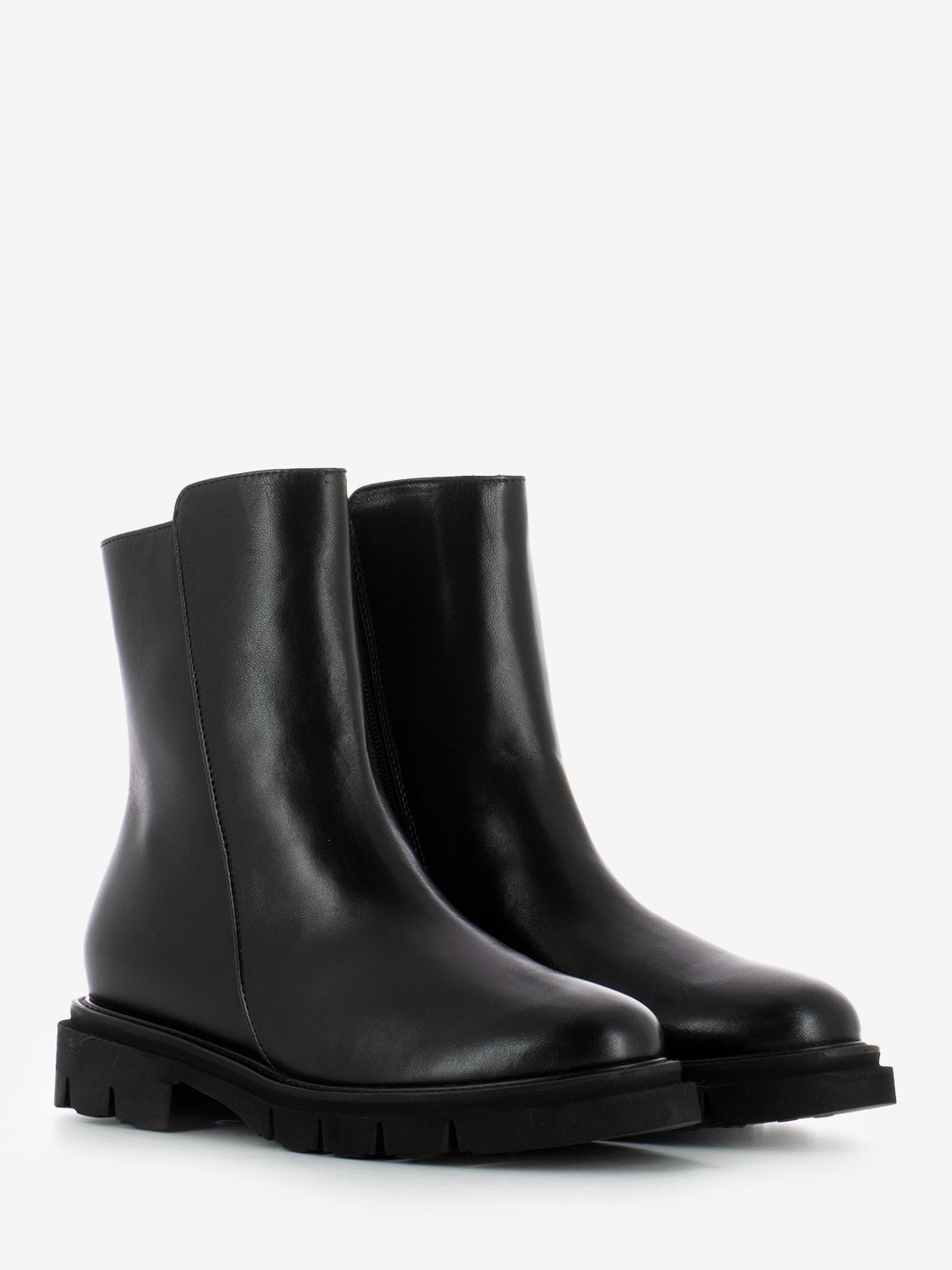 Tronchetti in pelle con zip nero